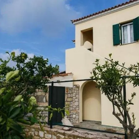 Апартаменты Kostantina's House Kythera *